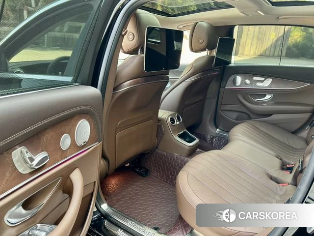 Mercedes-Benz E-Class 2021 Черный из Китая, фото 2