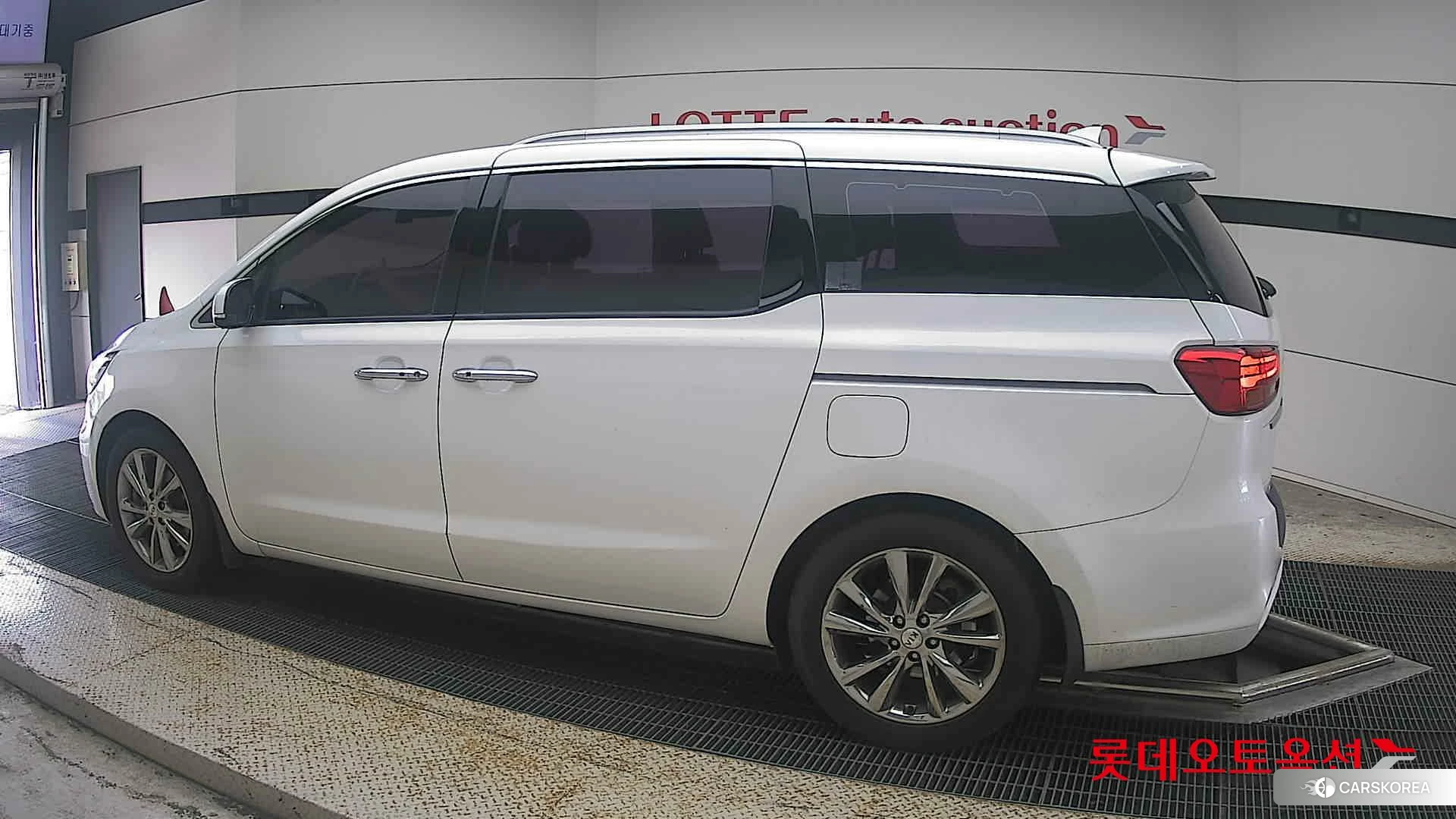 Kia Carnival Limousine 2019 Белый из Кореи, фото 2