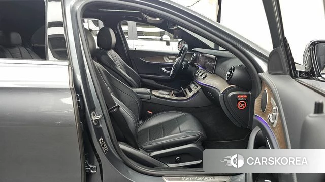 Mercedes-Benz E-Class W213 2021 Серый из Кореи, фото 2