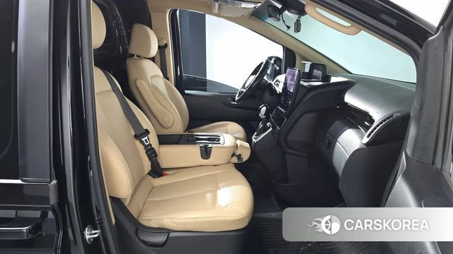 Hyundai Staria 2021 Черный из Кореи, фото 2
