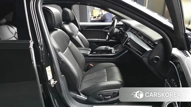 Audi A8 (D5) 2021 Черный из Кореи, фото 2