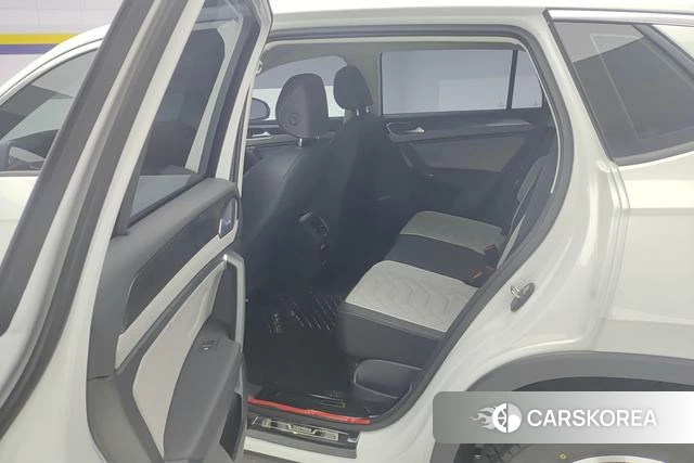 Volkswagen Tayron 2025 Белый из Китая, фото 2