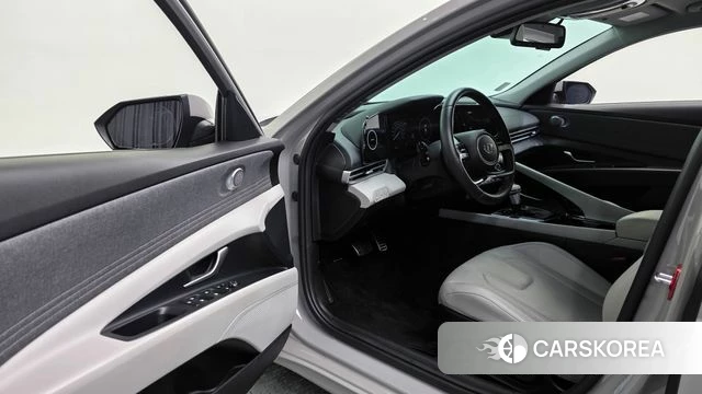 Hyundai Avante (CN7) 2022 Серебристо-серый из Кореи, фото 2