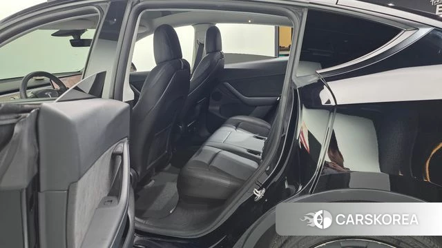 Tesla Model Y 2022 Черный из Кореи, фото 2