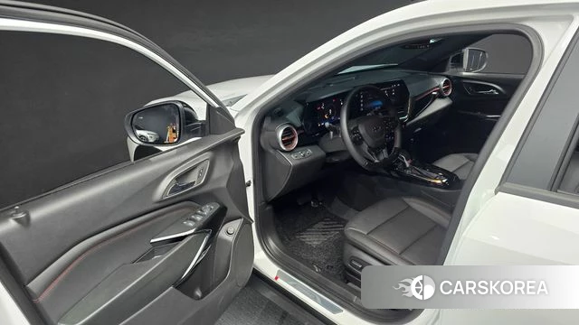 Chevrolet (GM Daewoo) Trax Crossover 2025 Белый из Кореи, фото 2