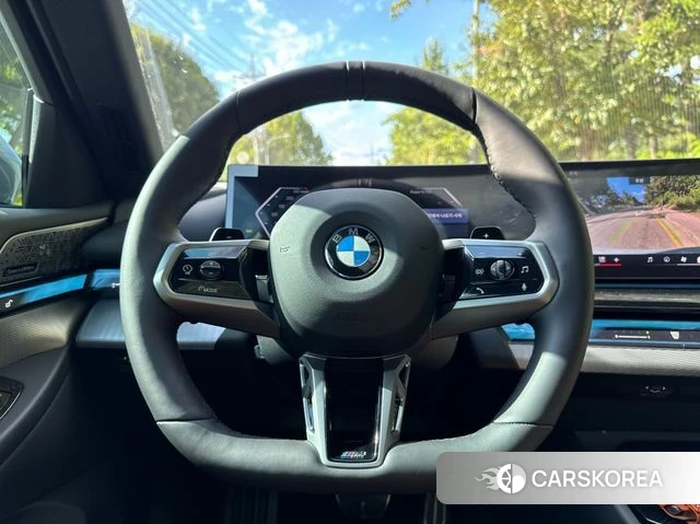 BMW 5 Series (G60) 2026 Серый из Кореи, фото 2