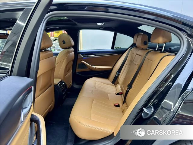 BMW 5 series 2021 Черный из Китая, фото 2
