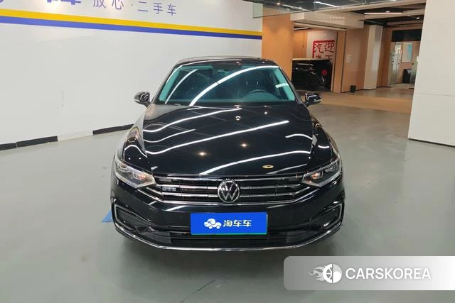 Volkswagen Magotan 2023 Черный из Китая, фото 2