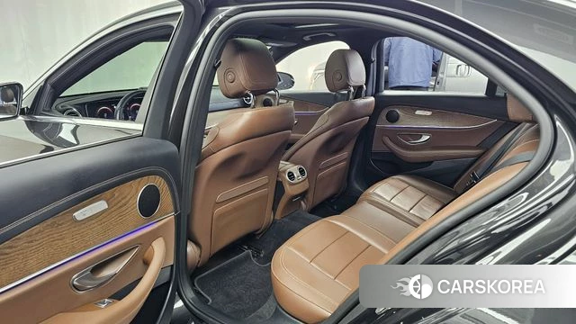 Mercedes-Benz E-Class W213 2021 Серый из Кореи, фото 2