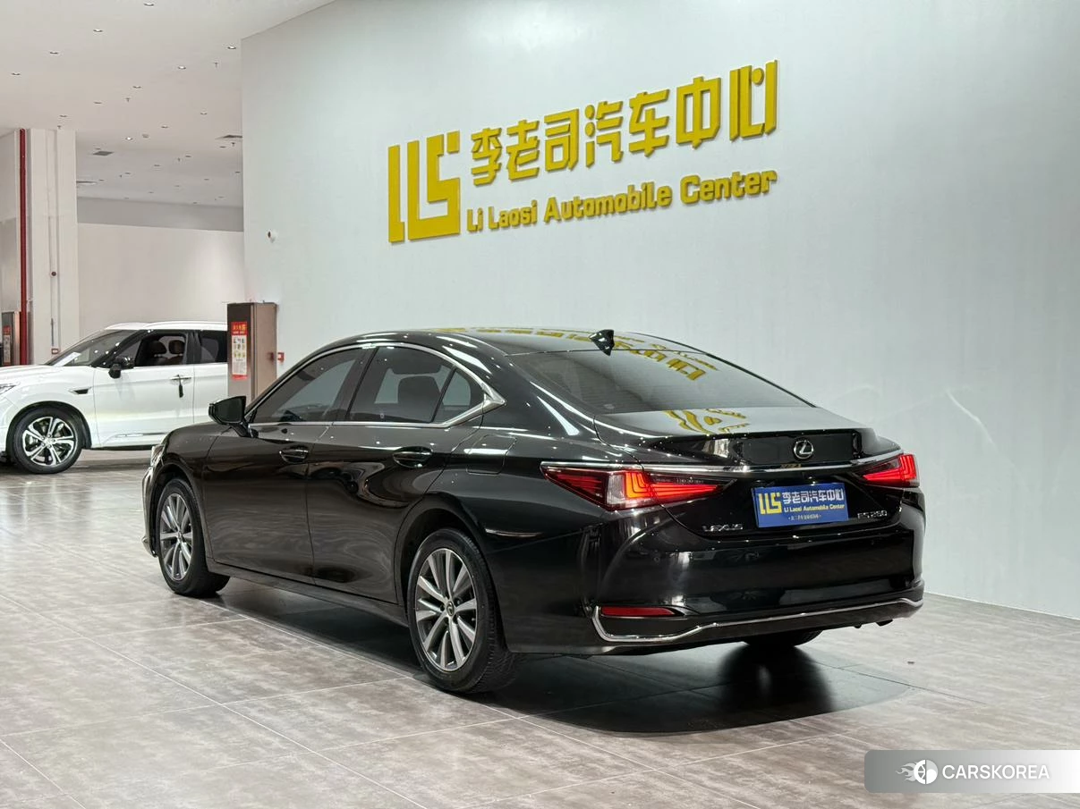 Lexus ES 2019 Черный из Китая, фото 2