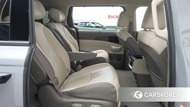 Kia The New Carnival 4th Generation 2024 Серебристо-серый из Кореи, фото 2