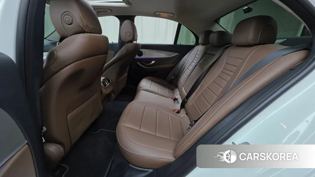 Mercedes-Benz E-Class W213 2019 Белый из Кореи, фото 2