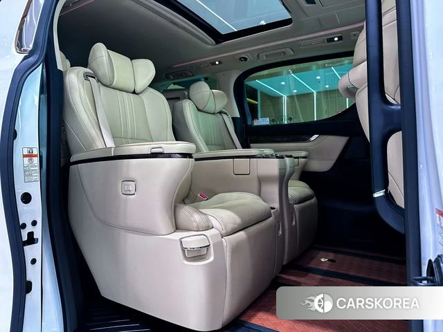 Toyota Vellfire 2022 Белый из Китая, фото 2