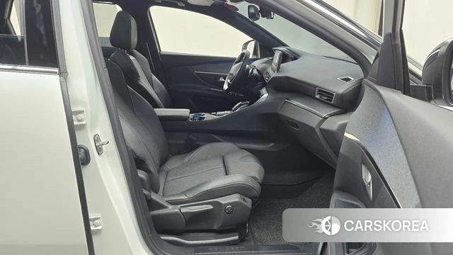 Peugeot 5008 second generation 2021 Белый из Кореи, фото 2