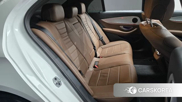 Mercedes-Benz E-Class W213 2019 Белый из Кореи, фото 2