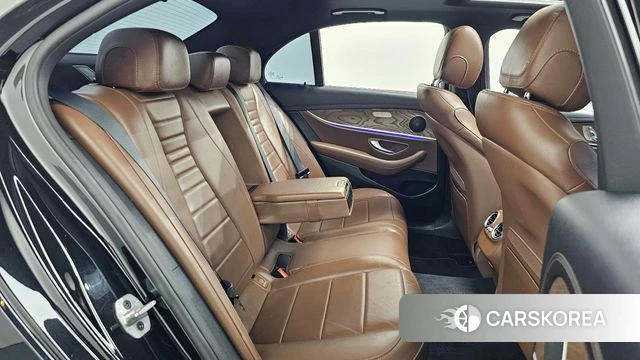 Mercedes-Benz E-Class W213 2021 Черный из Кореи, фото 2