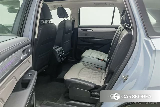 Volkswagen Tavendor 2023 Синий из Китая, фото 2
