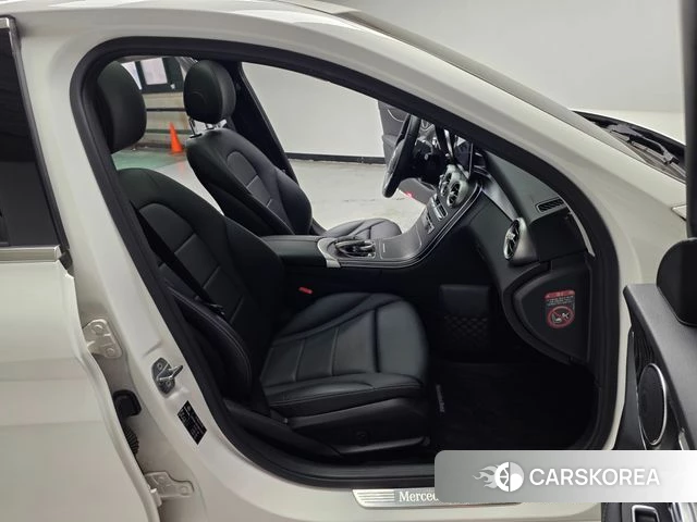Mercedes-Benz C-Class W205 2019 Белый из Кореи, фото 2