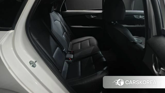 Kia The New K3 2nd generation 2023 Белый из Кореи, фото 2