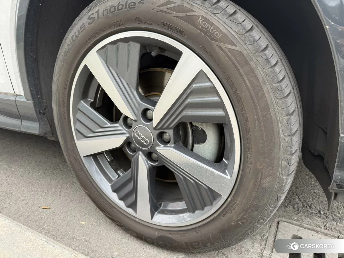 Audi Q2L 2019 Белый из Китая, фото 2