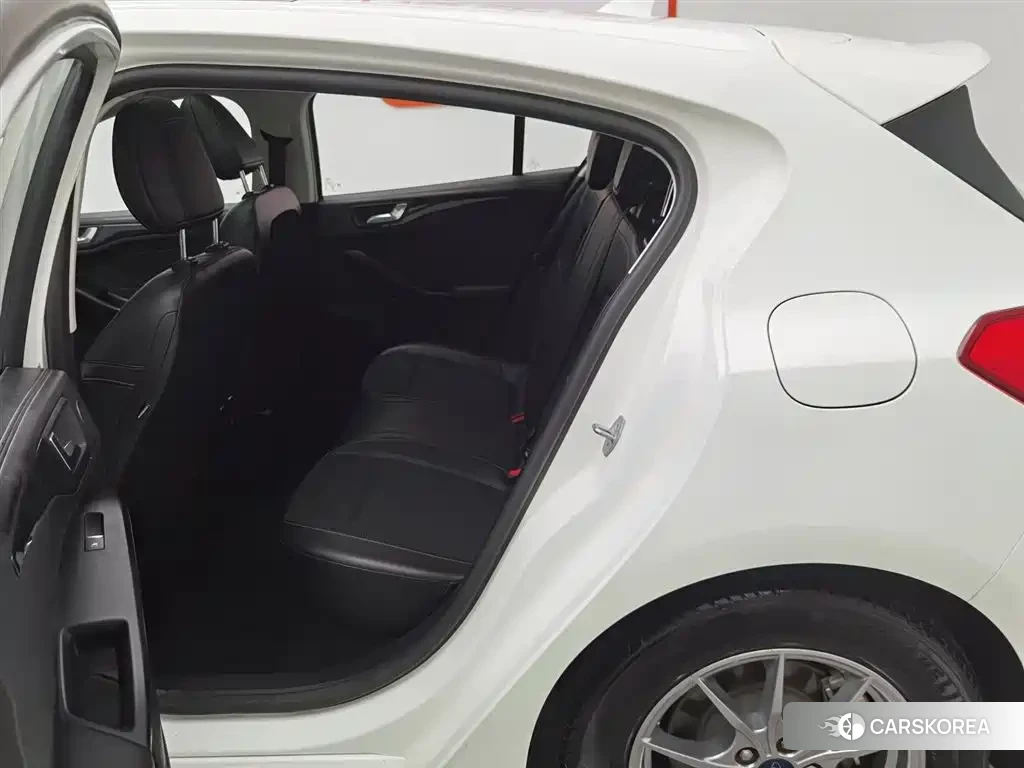 Ford Focus 2022 Белый из Китая, фото 2