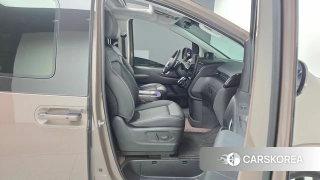 Hyundai Staria 2025 Коричневый из Кореи, фото 2