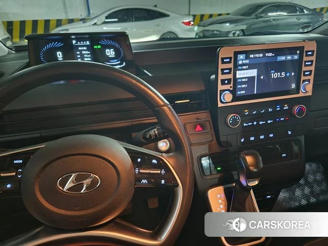 Hyundai Staria 2022 Желтый из Кореи, фото 2
