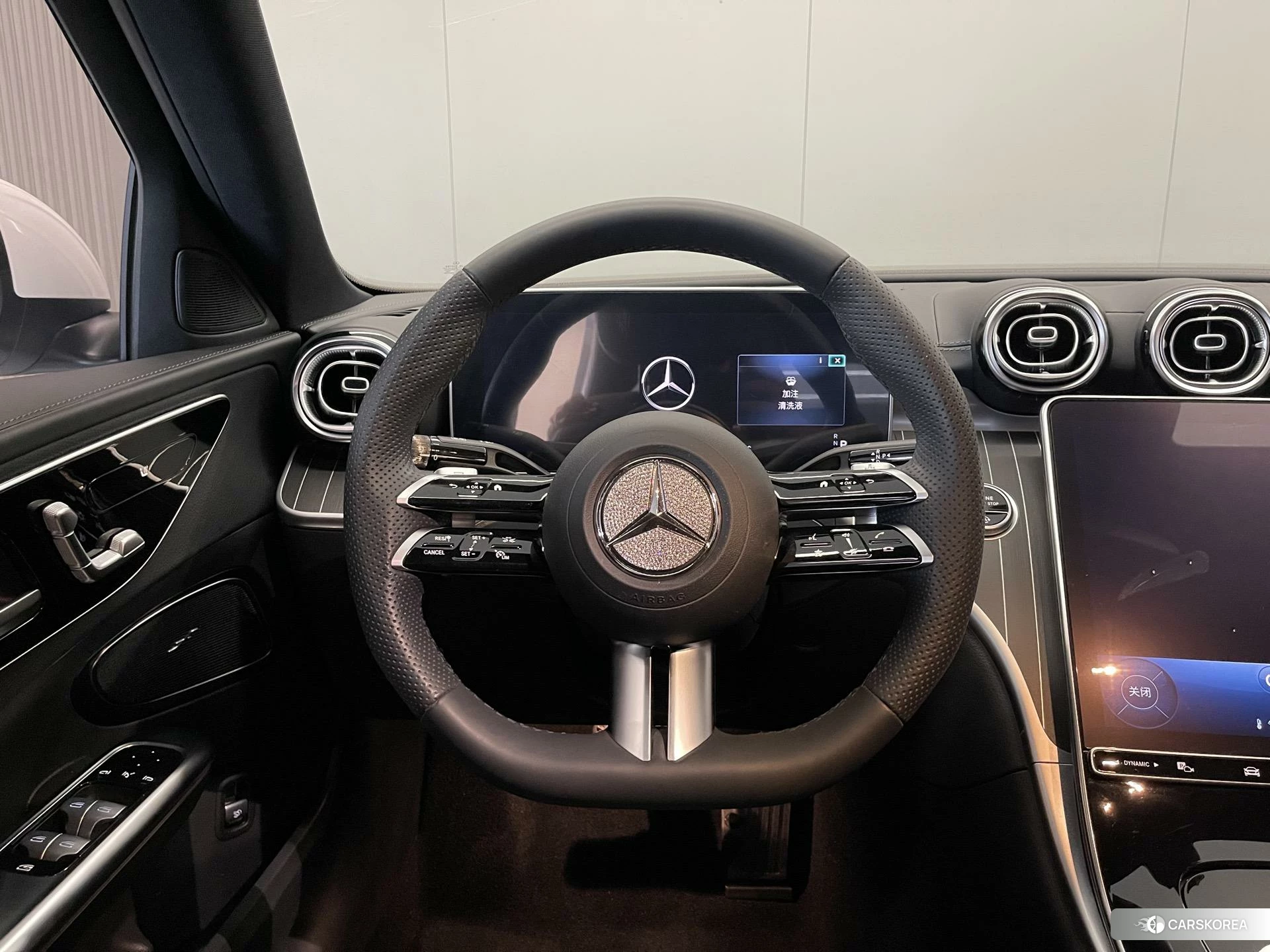 Mercedes-Benz C-class 2024 Белый из Китая, фото 2