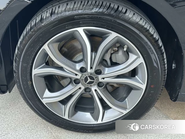 Mercedes-Benz E-Class 2023 Черный из Китая, фото 2