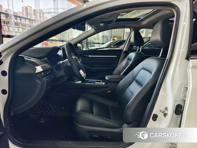 Nissan Altima 2023 Белый из Китая, фото 2