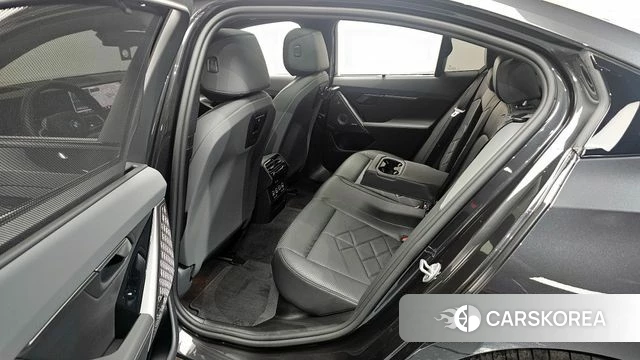 BMW i5 (G60) 2025 Черный из Кореи, фото 2