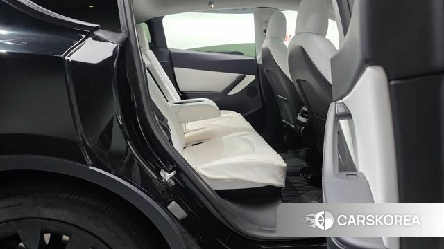 Tesla Model Y 2022 Черный из Кореи, фото 2