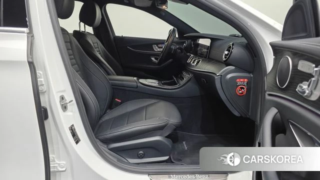 Mercedes-Benz E-Class W213 2022 Белый из Кореи, фото 2