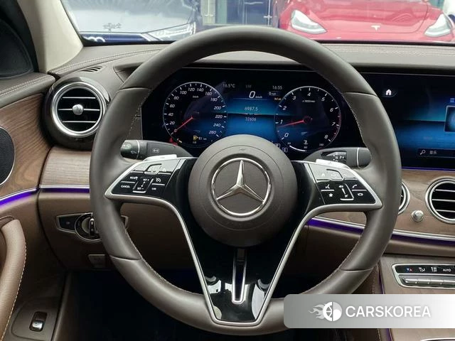 Mercedes-Benz E-Class 2023 Черный из Китая, фото 2