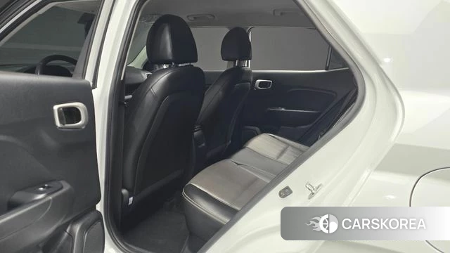 Hyundai Venue 2022 Белый из Кореи, фото 2