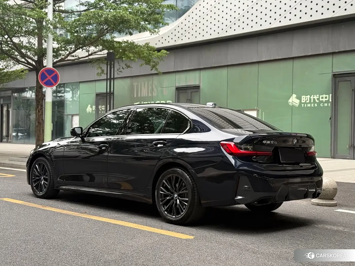 BMW 3 series 2023 Черный из Китая, фото 2