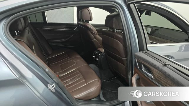 BMW 5 Series (G30) 2019 Серый из Кореи, фото 2