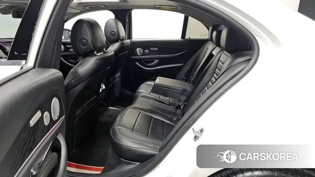 Mercedes-Benz E-Class W213 2018 Белый из Кореи, фото 2