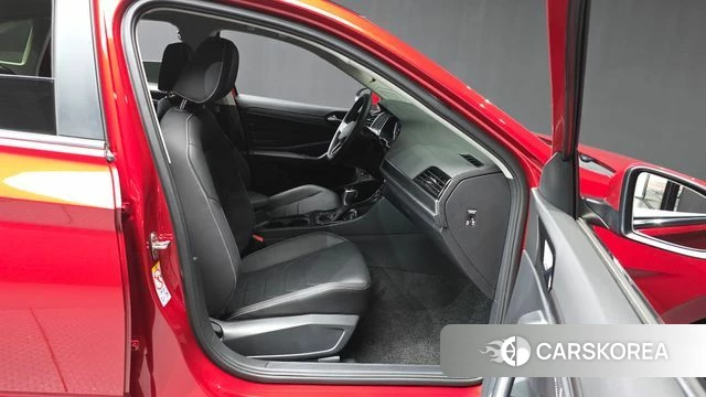 Volkswagen 7th Generation of Jetta 2024 Красный из Кореи, фото 2
