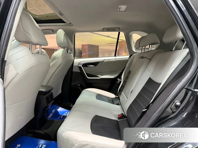 Toyota Wildlander 2021 Черный из Китая, фото 2