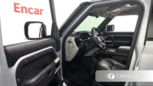 Land Rover Defender (L663) 2022 Серебряный из Кореи, фото 2