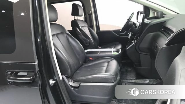 Hyundai Staria 2022 Черный из Кореи, фото 2