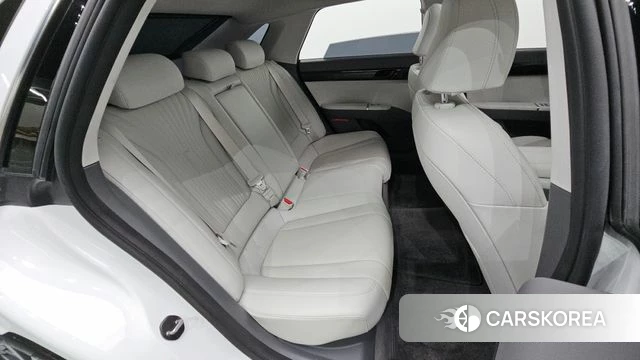 Hyundai Grandeur Hybrid (GN7) 2023 Белый из Кореи, фото 2
