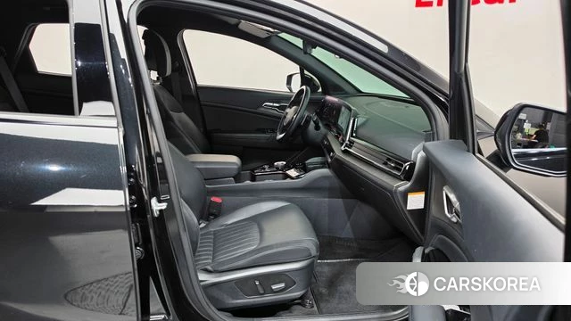 Kia Sportage 5th Generation Hybrid 2024 Черный из Кореи, фото 2