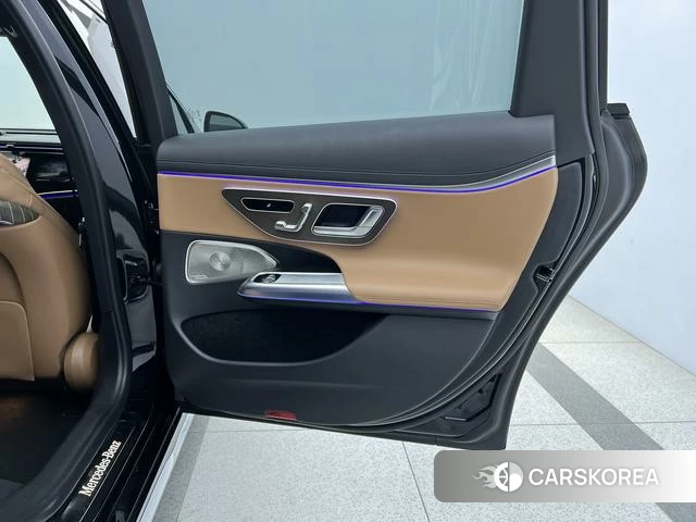 Mercedes-Benz E-Class 2024 Черный из Китая, фото 2