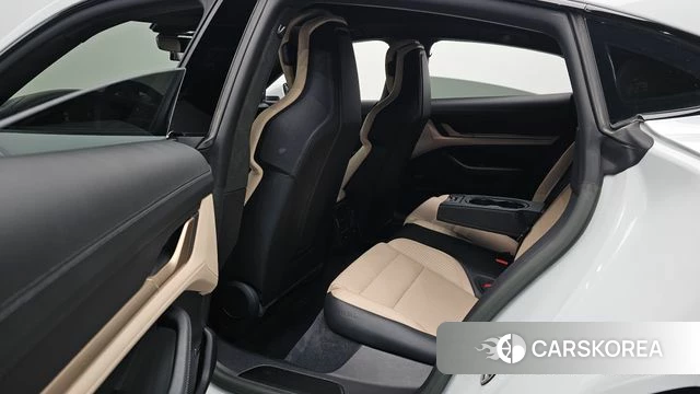 Porsche Taycan 2023 Белый из Кореи, фото 2