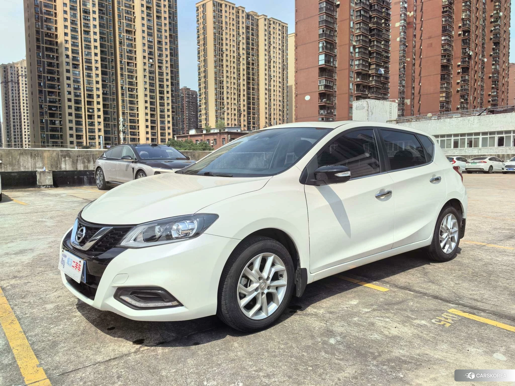 Nissan Tiida 2020 Белый из Китая, фото 2