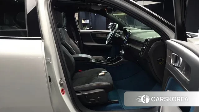 Volvo XC40 Richards 2024 Белый из Кореи, фото 2