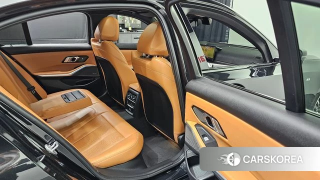BMW 3 Series (G20) 2023 Черный из Кореи, фото 2