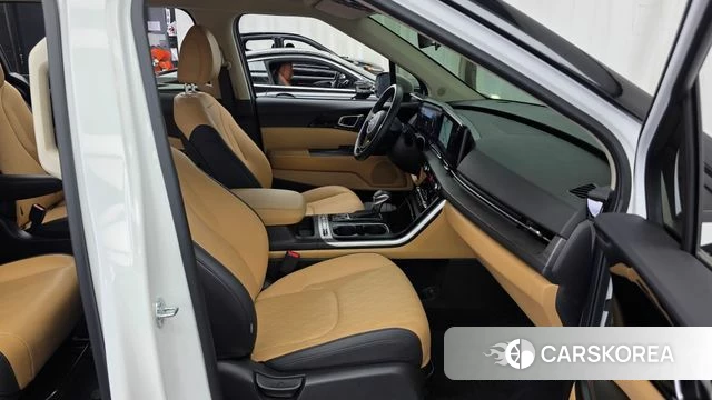 Kia Carnival 4th generation 2023 Белый из Кореи, фото 2